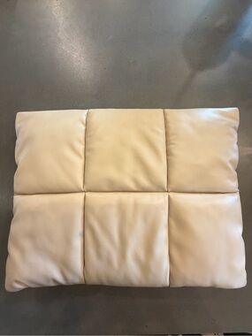COMFYABLE Padded Quilted Leather Purse Clutch Labtop in Cream